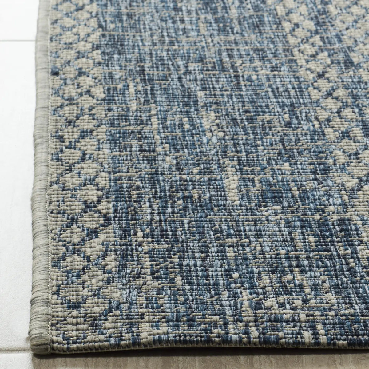 Safavieh Courtyard 4'-0" x 5'-7" Rug in Light Grey / Blue