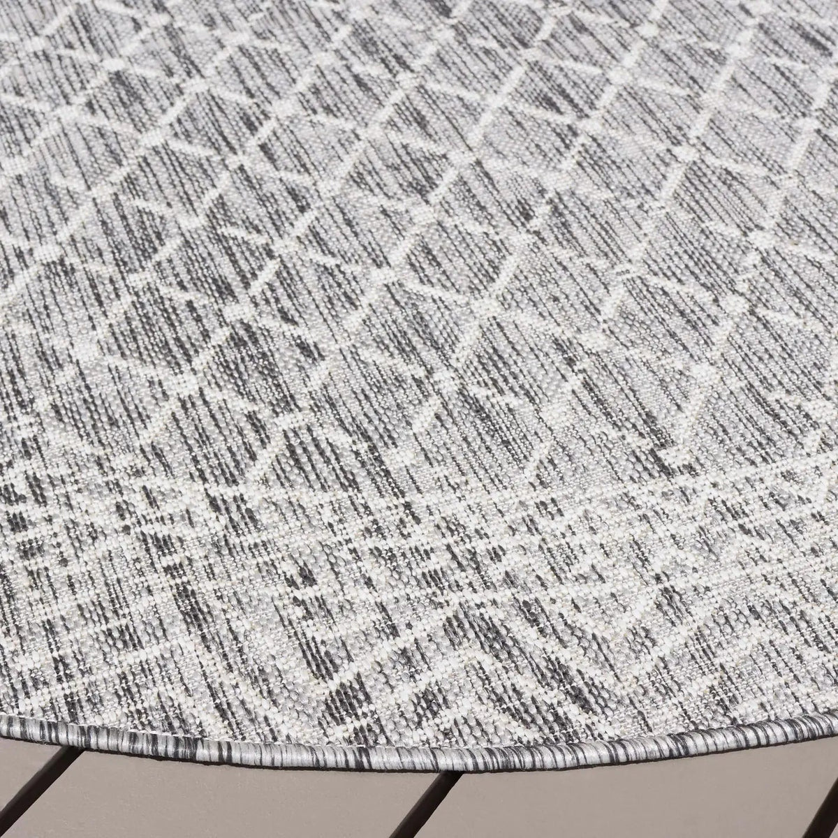 Safavieh Courtyard 6'-7" x 6'-7" Rug in Light Grey / Dark Grey