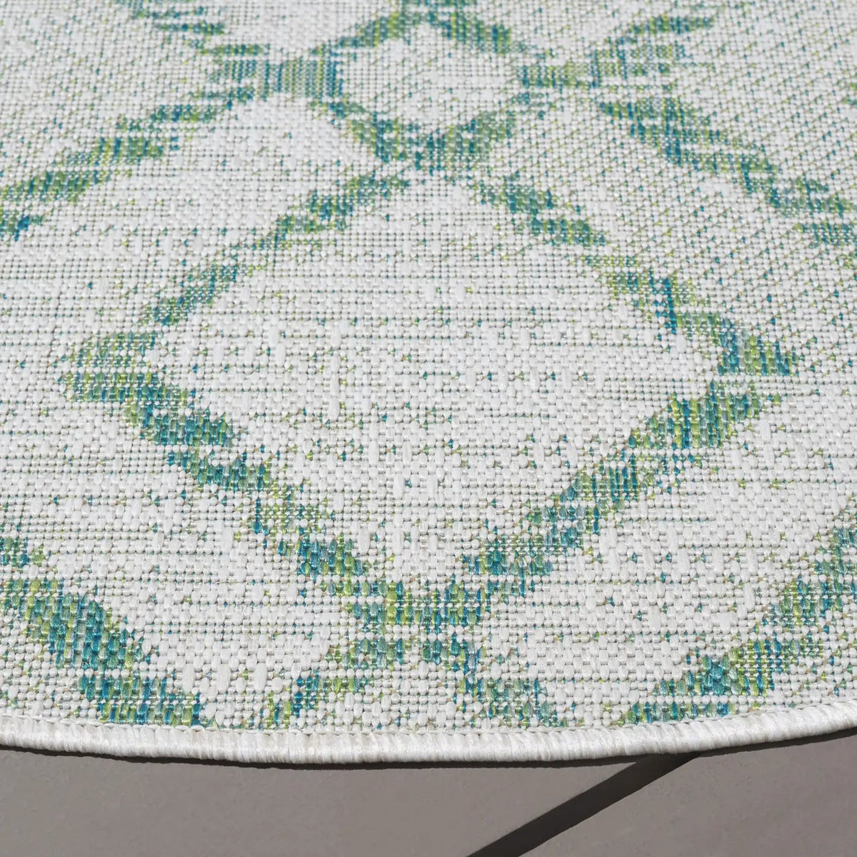 Safavieh Courtyard 6'-7" x 6'-7" Rug in Ivory / Green