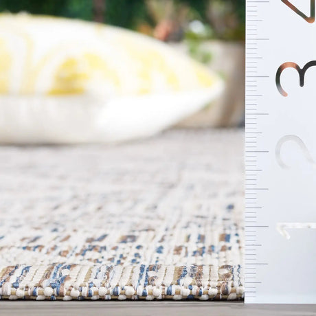 Safavieh Courtyard 5'-3" x 7'-7" Rug in Ivory Blue / Beige
