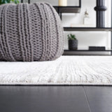 Safavieh Diamond 4'-0" x 6'-0" Rug in Beige / Grey