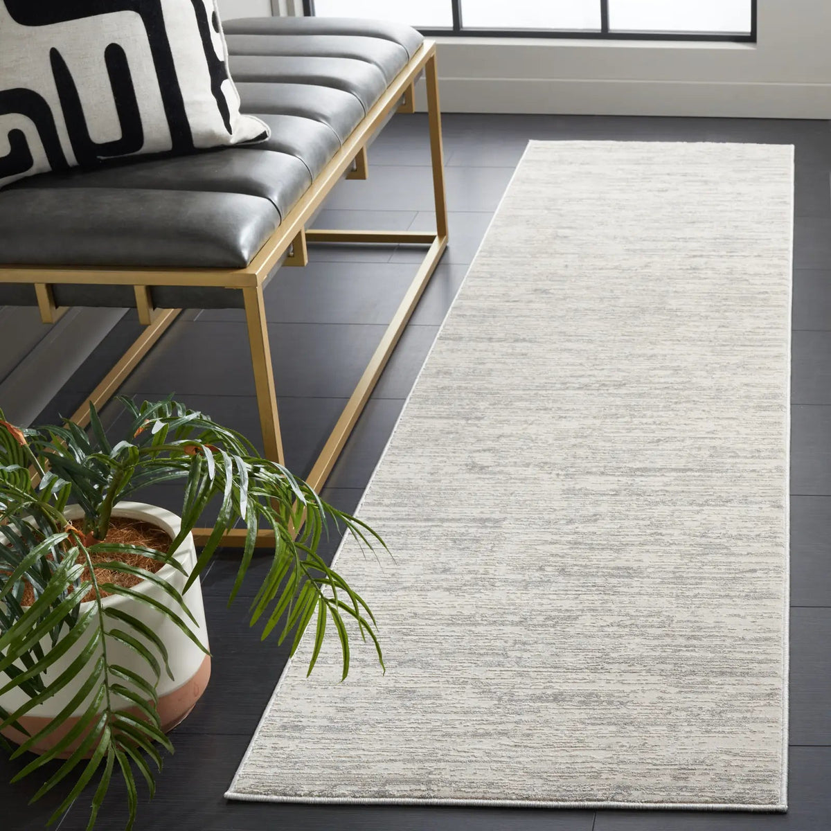 Safavieh Diamond 2'-2" x 8'-0" Rug in Grey / Beige