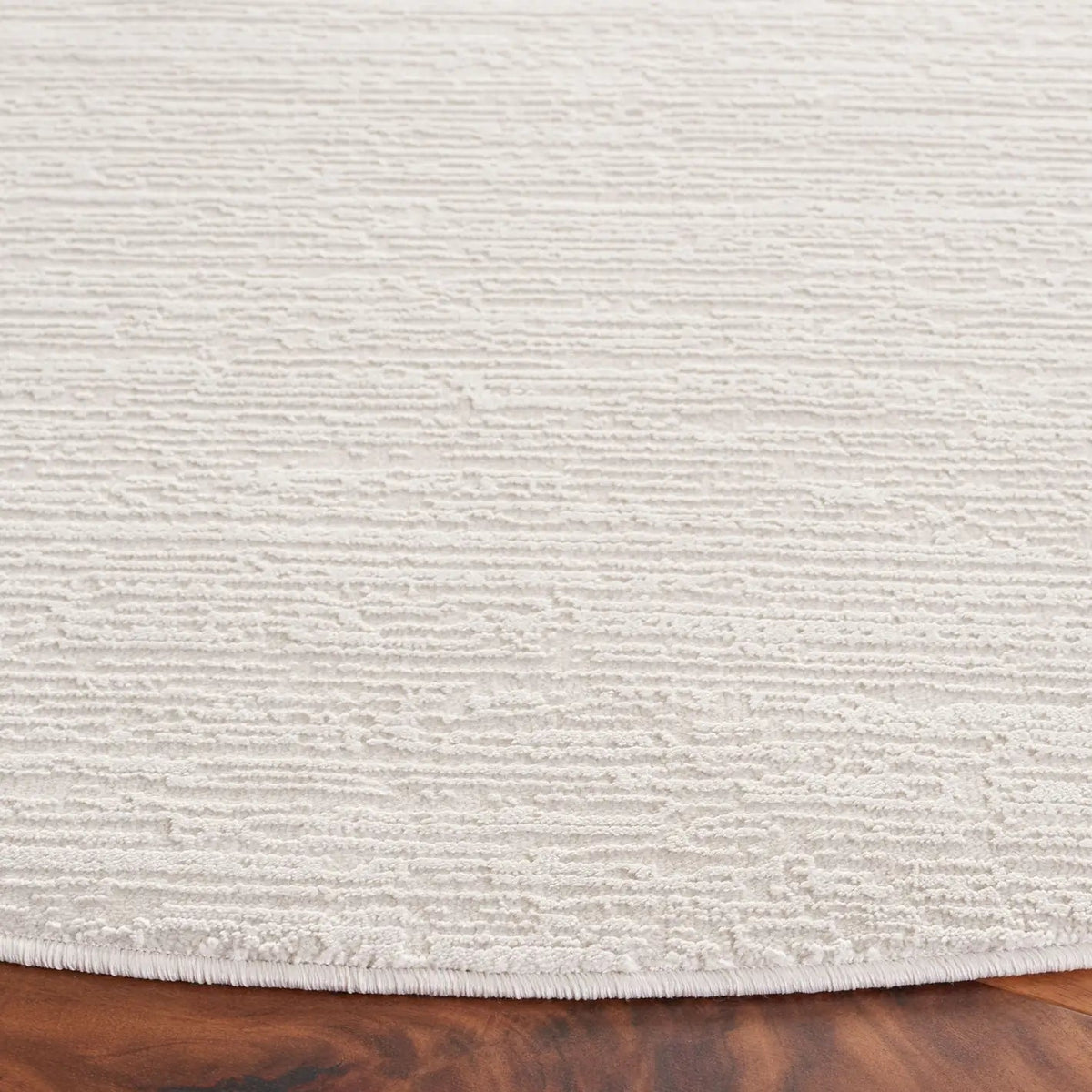 Safavieh Diamond 6'-7" x 6'-7" Rug in Ivory / Beige