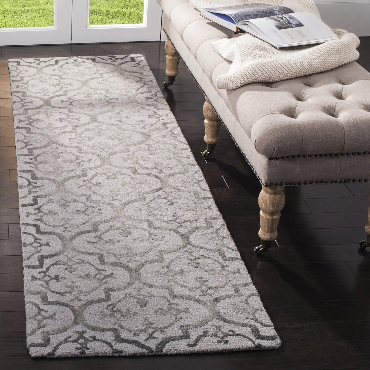 Safavieh Dip Dye 2'-3" x 8'-0" Rug in Grey