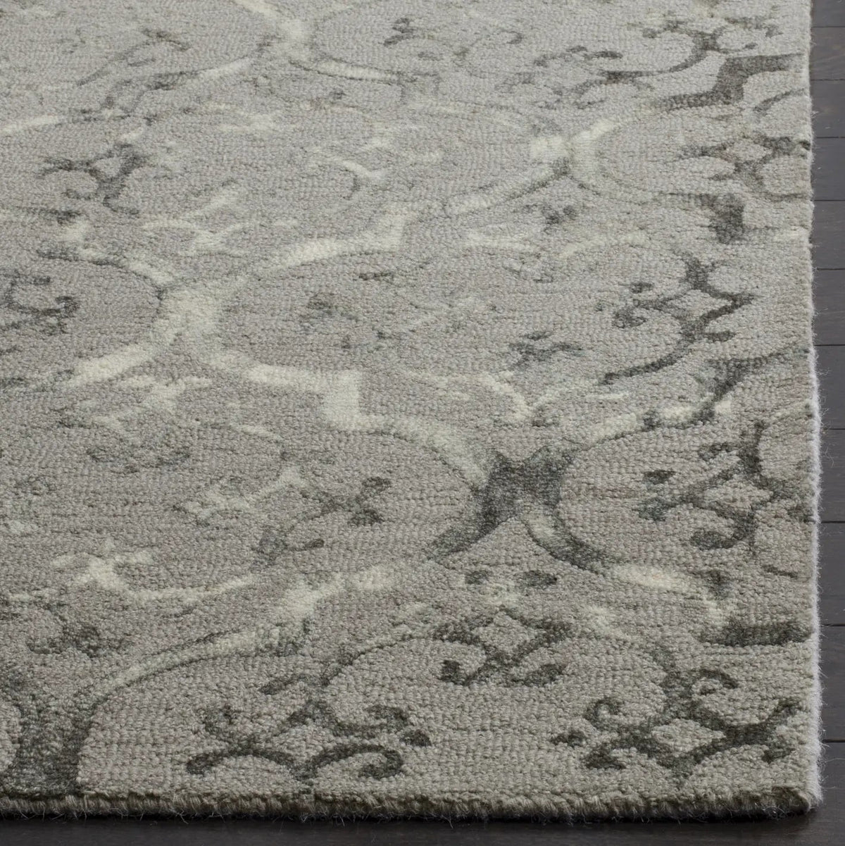 Safavieh Dip Dye 5'-0" x 8'-0" Rug in Grey