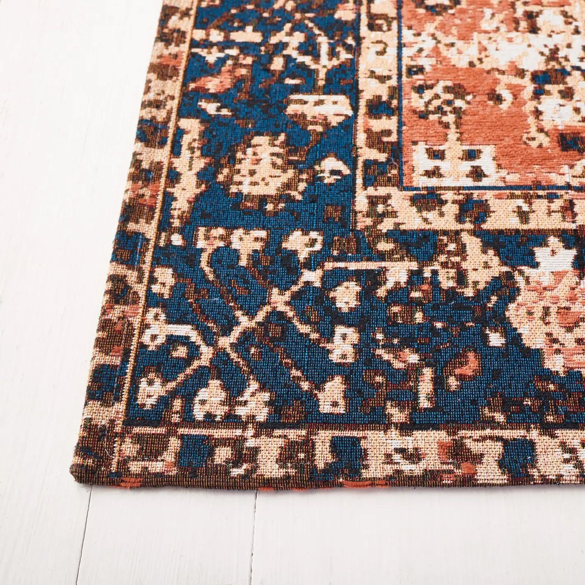 Safavieh Easy Care 4'-0" x 6'-0" Rug in Red / Navy