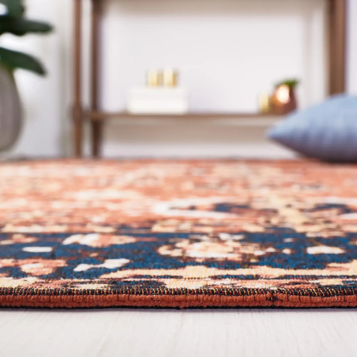 Safavieh Easy Care 4'-0" x 6'-0" Rug in Red / Navy