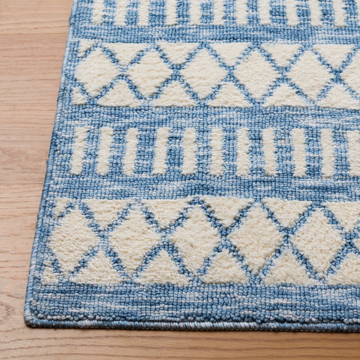 Safavieh Easy Care Ecr114A Ivory/Grey Rug - Safavieh - ecr114a - 24
