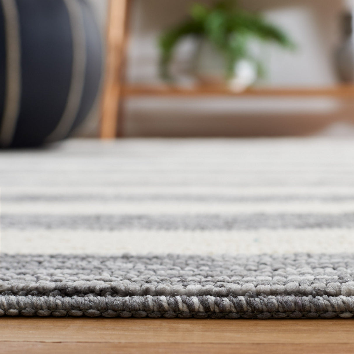 Safavieh Easy Care Ecr115H Dark Grey/Ivory Rug - Safavieh - ecr115h - 24