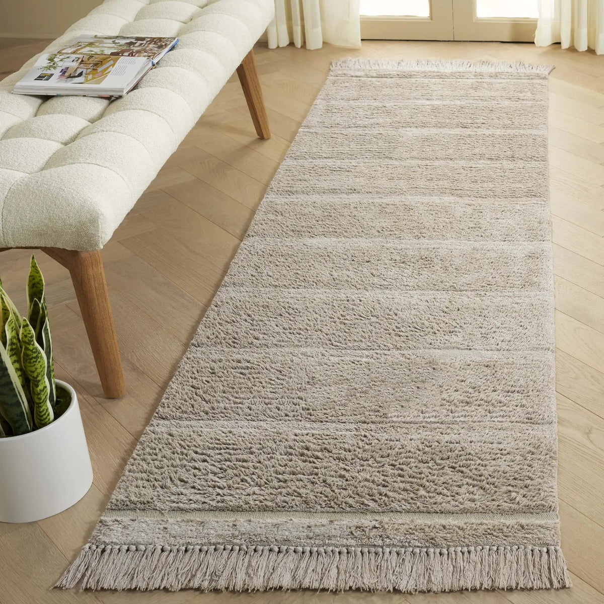 Safavieh Easy Care 2'-3" x 8'-0" Rug in Green
