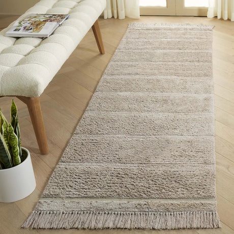 Safavieh Easy Care 2'-3" x 8'-0" Rug in Green