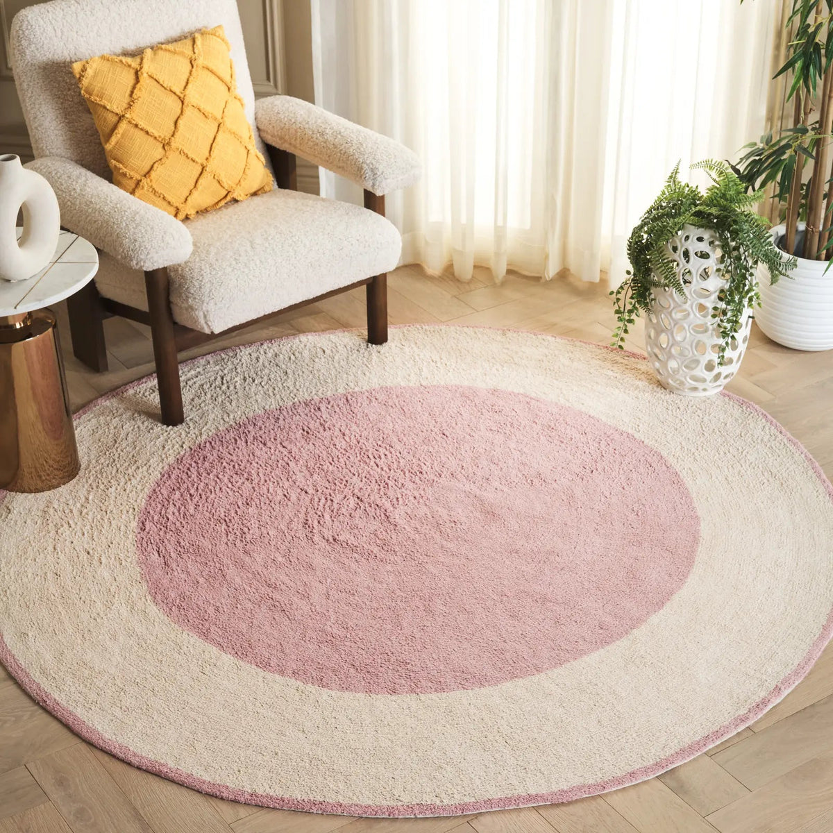 Safavieh Easy Care 6'-0" x 6'-0" Rug in Ivory / Pink