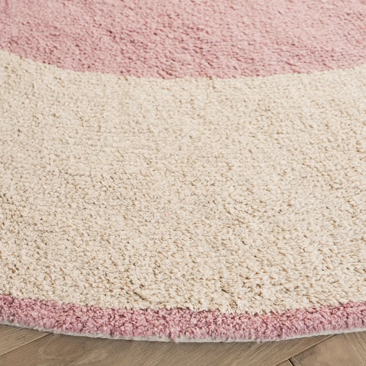 Safavieh Easy Care 6'-0" x 6'-0" Rug in Ivory / Pink