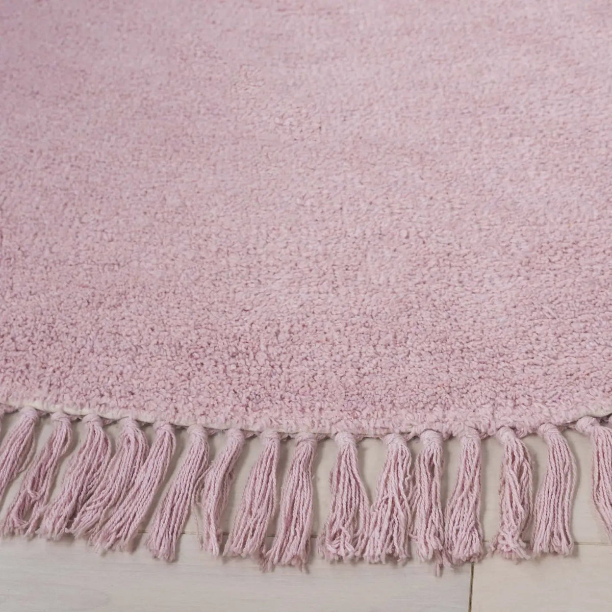 Safavieh Easy Care 6'-0" x 6'-0" Rug in Rose
