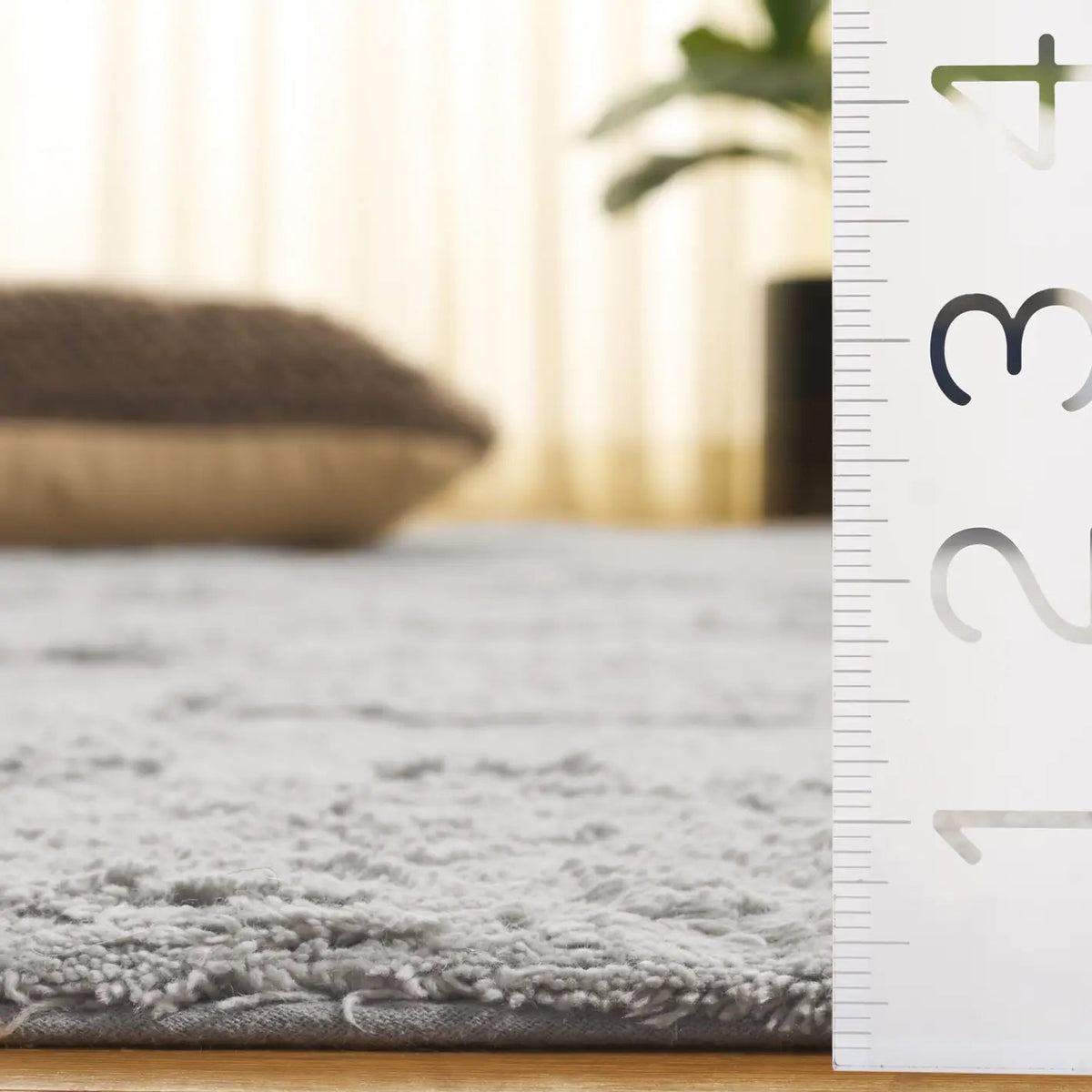 Safavieh Easy Care 4'-0" x 6'-0" Rug in Grey