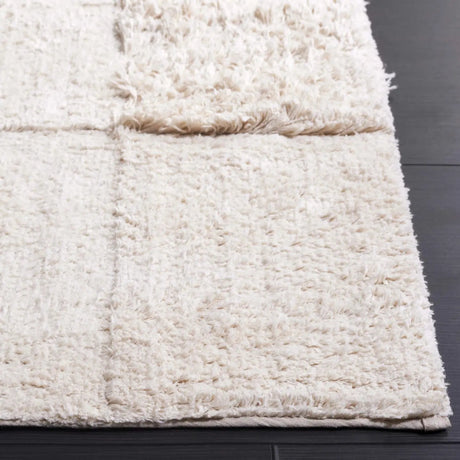 Safavieh Easy Care 4'-0" x 6'-0" Rug in Ivory