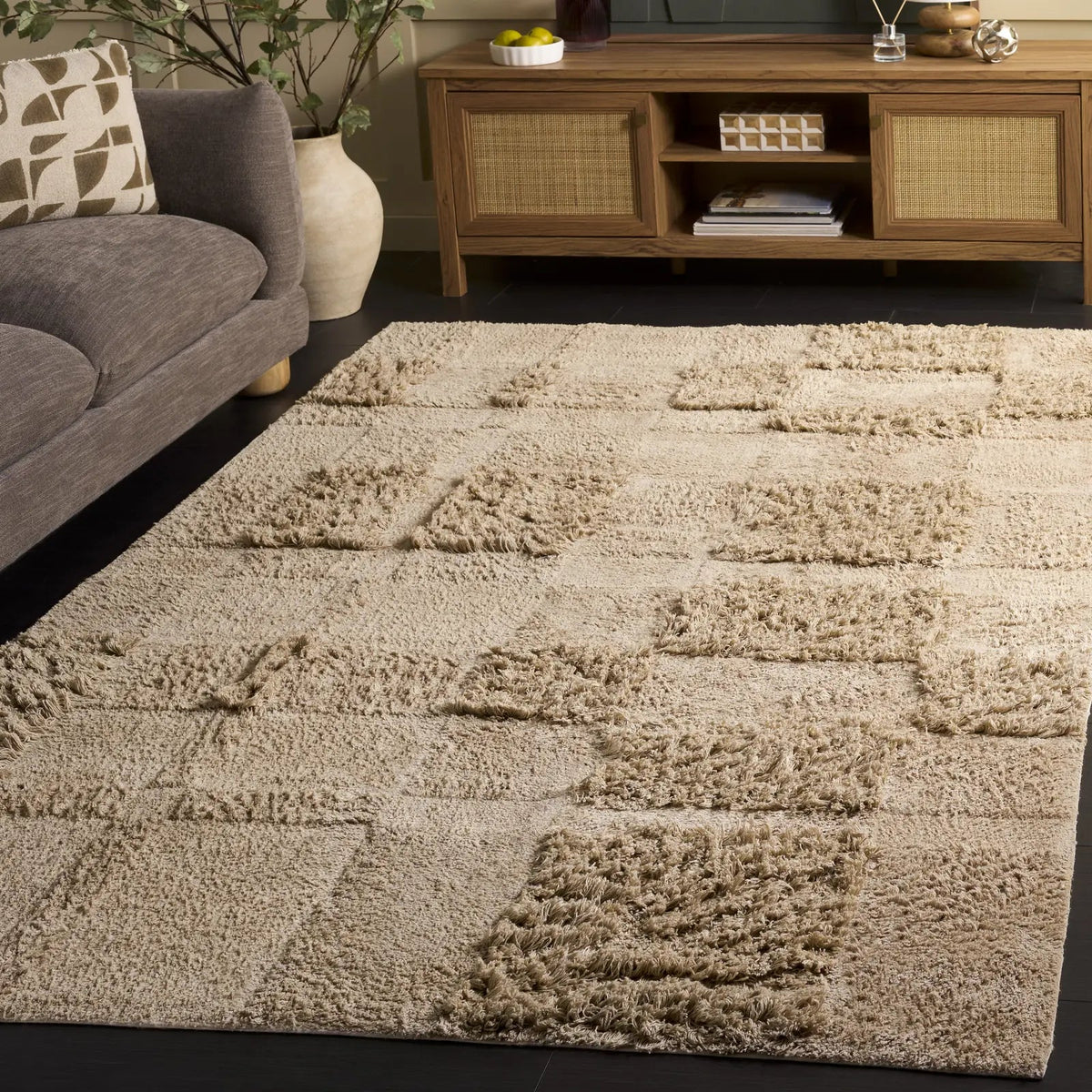 Safavieh Easy Care 4'-0" x 6'-0" Rug in Beige