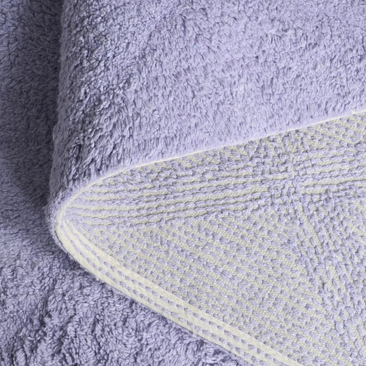 Safavieh Easy Care 4'-0" x 6'-0" Rug in Lilac