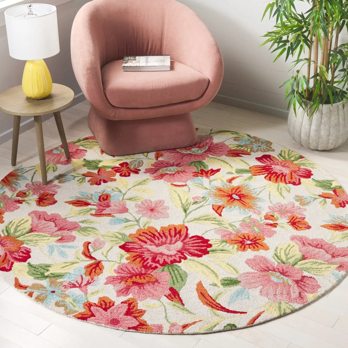 Safavieh Easy Care 6'-0" x 6'-0" Rug in Ivory / Red