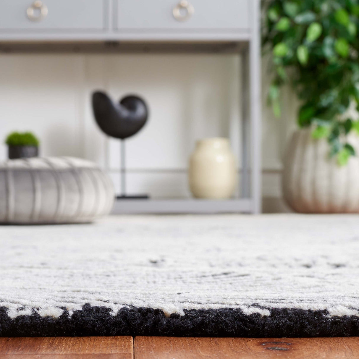 Safavieh Ebony Ebn101Z Black/Ivory Rug - Safavieh - ebn101z - 29