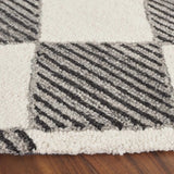 Safavieh Ebony 6'-0" x 6'-0" Rug in Black / Ivory