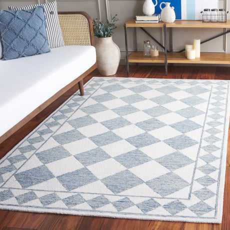 Safavieh Ebony 4'-0" x 6'-0" Rug in Blue / Ivory