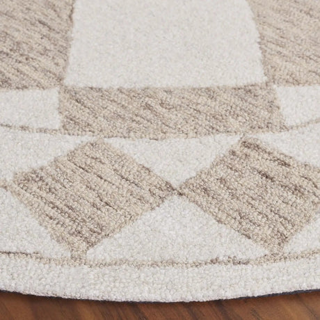 Safavieh Ebony 6'-0" x 6'-0" Rug in Light Brown / Ivory