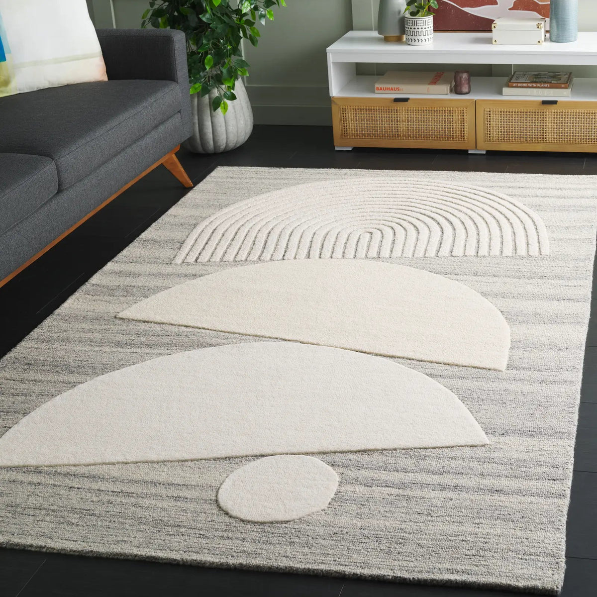 Safavieh Ebony 4'-0" x 6'-0" Rug in Grey / Ivory