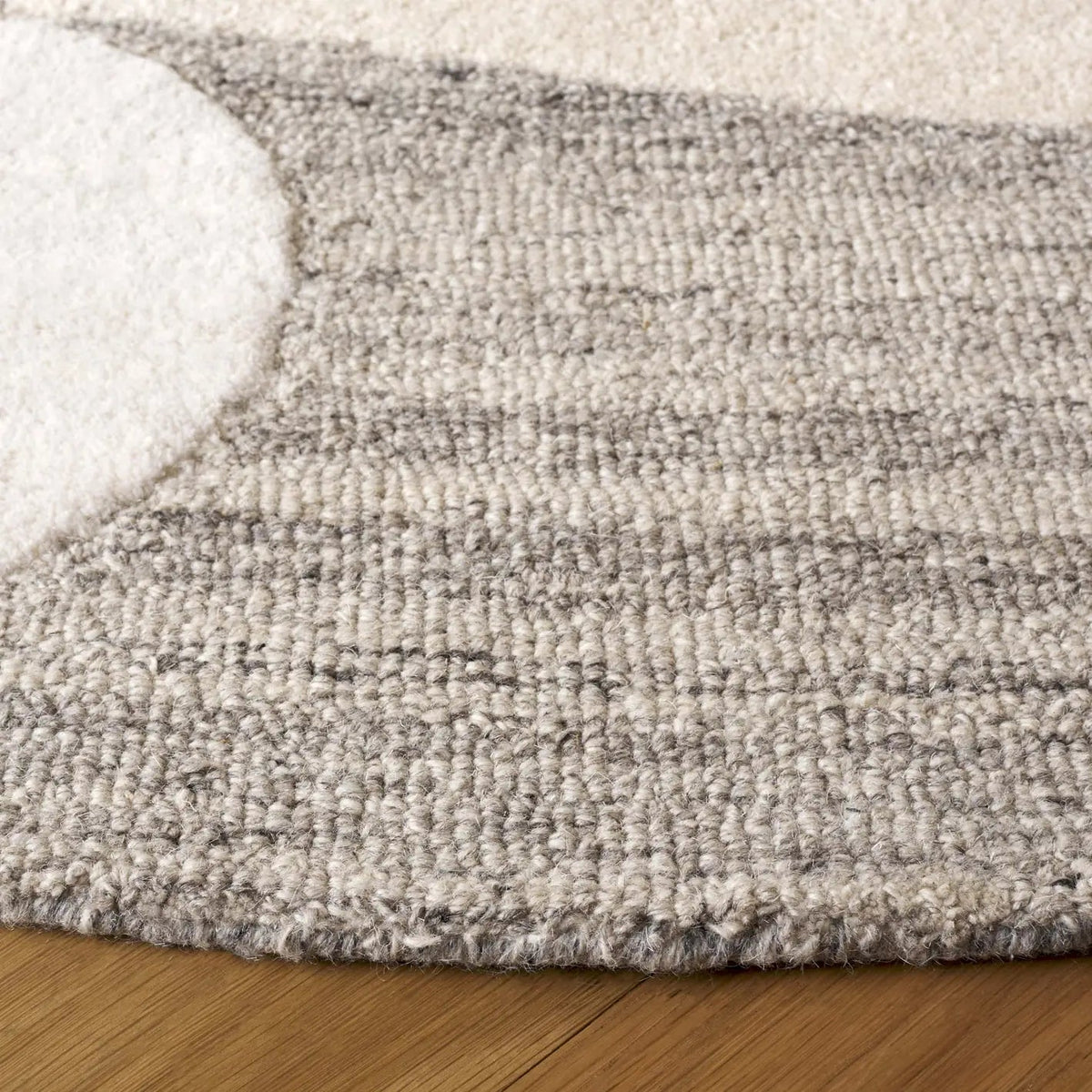 Safavieh Ebony 6'-0" x 6'-0" Rug in Grey / Ivory