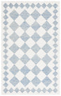 Safavieh Ebony 4'-0" x 6'-0" Rug in Blue / Ivory