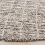 Safavieh Ebony 6'-0" x 6'-0" Rug in Natural / Grey