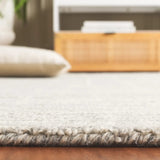 Safavieh Ebony 4'-0" x 6'-0" Rug in Grey / Ivory