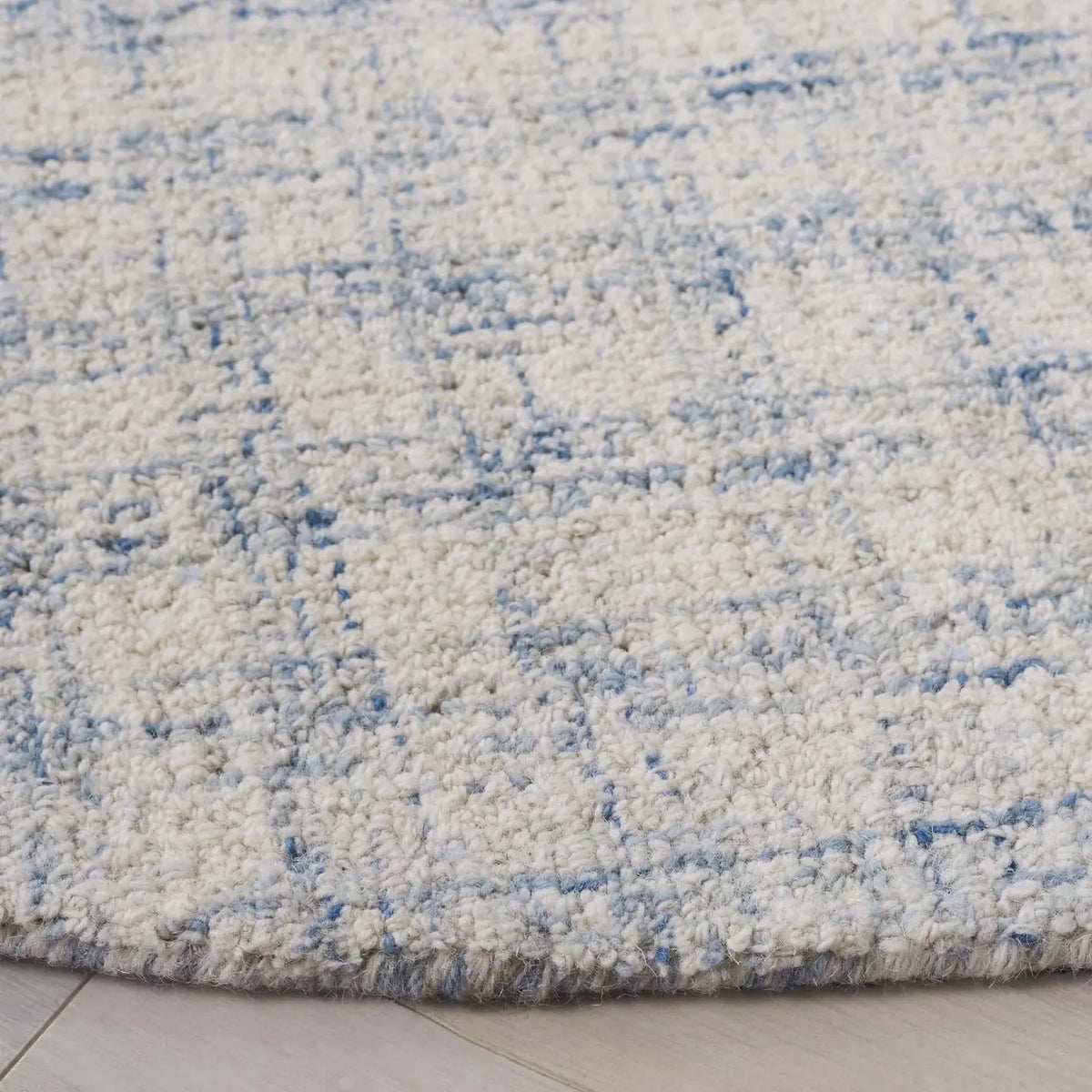 Safavieh Ebony 6'-0" x 6'-0" Rug in Blue / Ivory