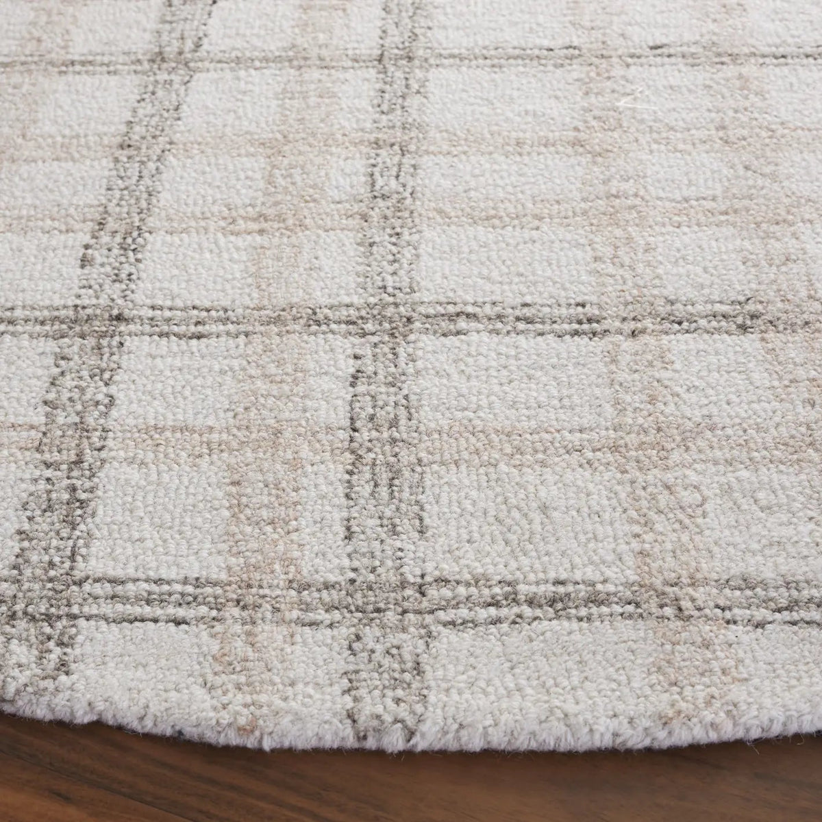 Safavieh Ebony 6'-0" x 6'-0" Rug in Beige / Ivory