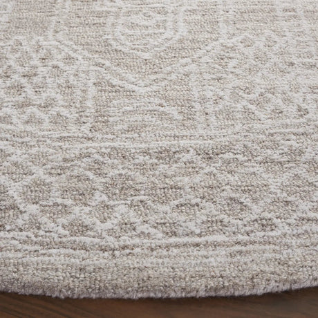 Safavieh Ebony 6'-0" x 6'-0" Rug in Beige / Ivory