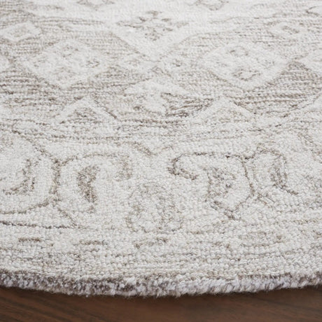 Safavieh Ebony 6'-0" x 6'-0" Rug in Beige / Ivory