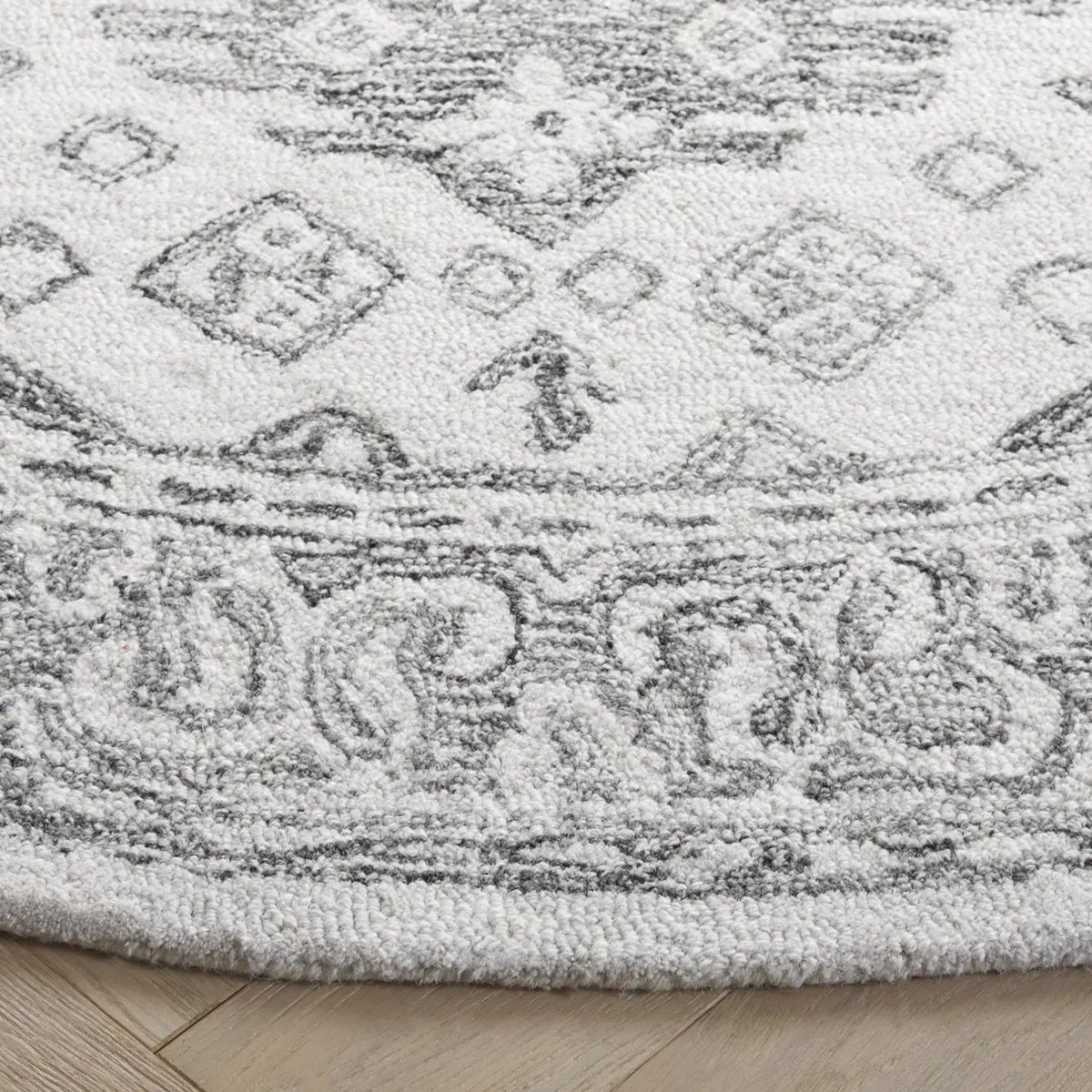 Safavieh Ebony 6'-0" x 6'-0" Rug in Ivory / Grey