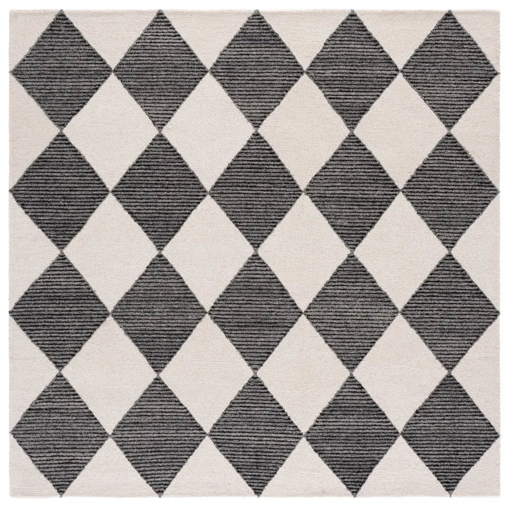 Safavieh Ebony 6'-0" x 6'-0" Rug in Ivory / Black
