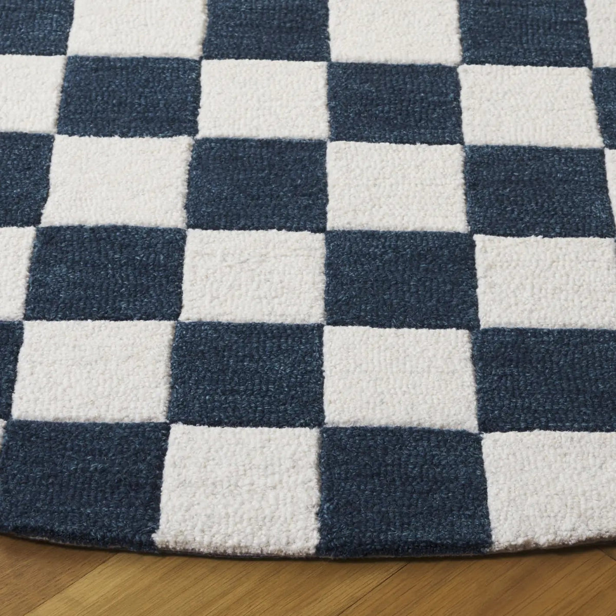 Safavieh Ebony 6'-0" x 6'-0" Rug in Blue / Ivory