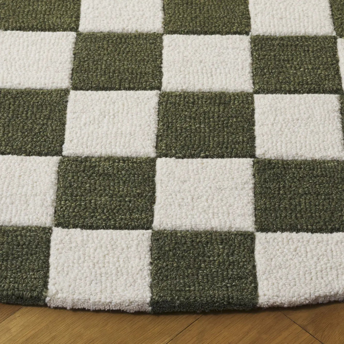 Safavieh Ebony 6'-0" x 6'-0" Rug in Green / Ivory