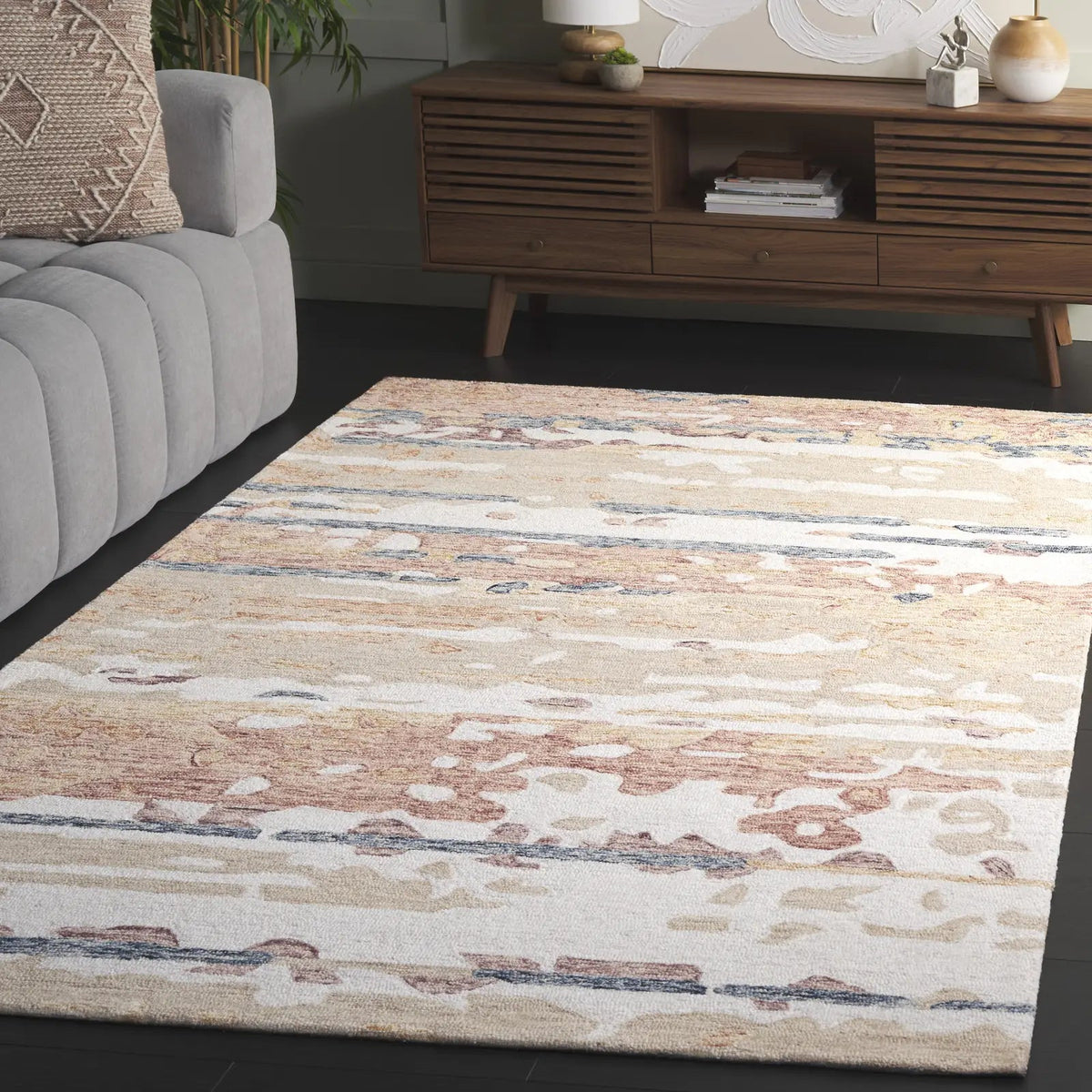 Safavieh Ebony 4'-0" x 6'-0" Rug in Beige / Rust