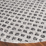 Safavieh Ebony 6'-0" x 6'-0" Rug in Silver / Black