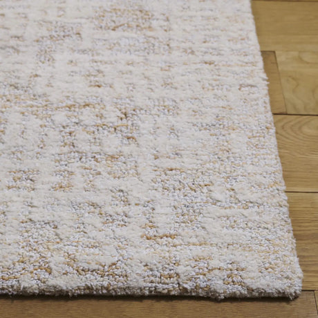 Safavieh Ebony 4'-0" x 6'-0" Rug in Ivory / Gold