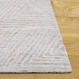 Safavieh Ebony 4'-0" x 6'-0" Rug in Ivory / Beige