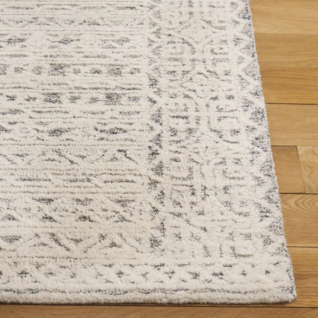 Safavieh Ebony 4'-0" x 6'-0" Rug in Ivory / Grey