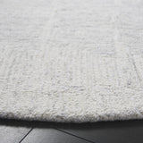 Safavieh Ebony 6'-0" x 6'-0" Rug in Ivory / Grey