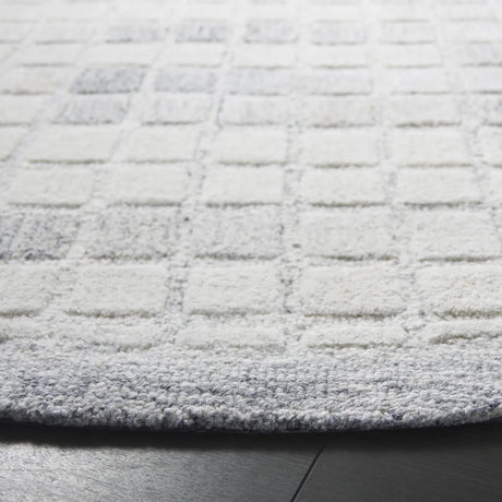 Safavieh Ebony 6'-0" x 6'-0" Rug in Ivory / Grey