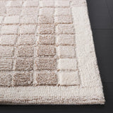 Safavieh Ebony 4'-0" x 6'-0" Rug in Ivory / Brown