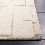 Safavieh Ebony 4'-0" x 6'-0" Rug in Ivory / Grey