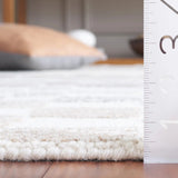 Safavieh Ebony 4'-0" x 6'-0" Rug in Natural / Beige
